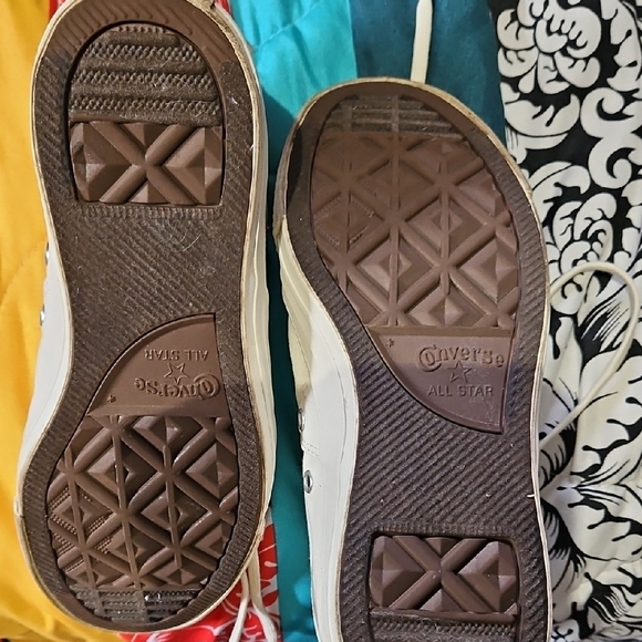 Converse Cream Floral High-Top Sneakers - Picture 5 of 9